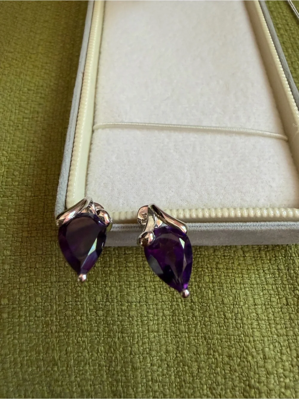 Amethyst Jeans elegant marquise